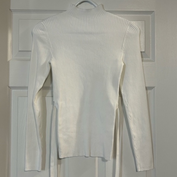 ** SOLD ** Babaton Tie Back Top - Picture 4 of 6